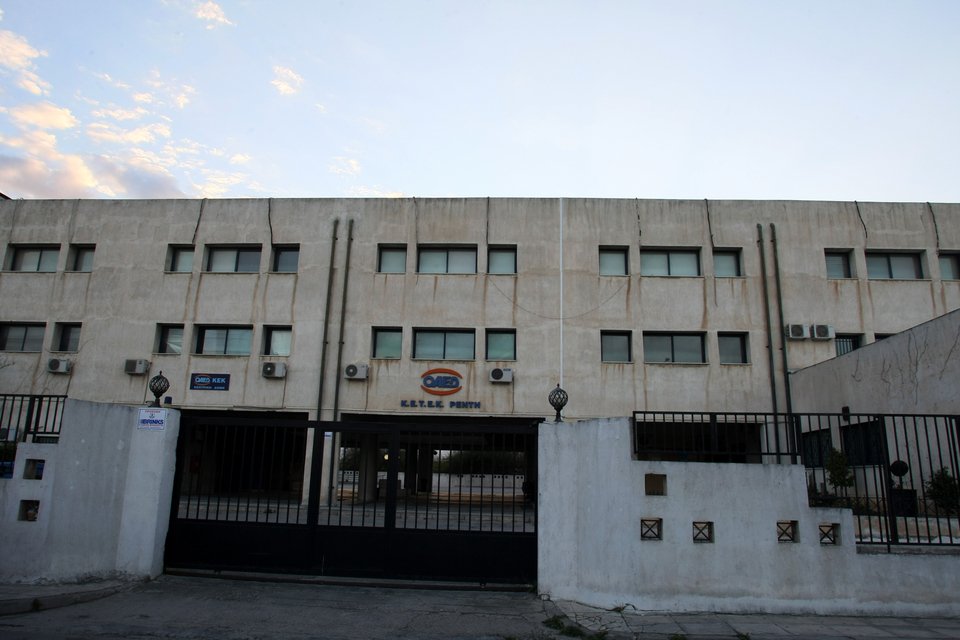 Μαθήτρια σε αμόκ μαχαίρωσε τρεις συμμαθήτριές της σε σχολή στο Ρέντη – Δηλώνει ότι ήταν θύμα bullying [εικόνες] | iefimerida.gr 0