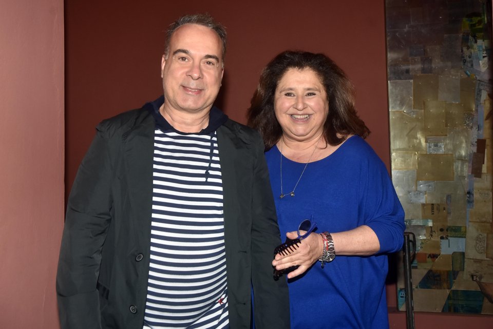 Ο Ρουβάς φόρεσε το μπλουζάκι που σχεδίασε ο Jean Paul Gaultier προς τιμήν της Μελίνας Μερκούρη [εικόνες & βίντεο] | iefimerida.gr 0