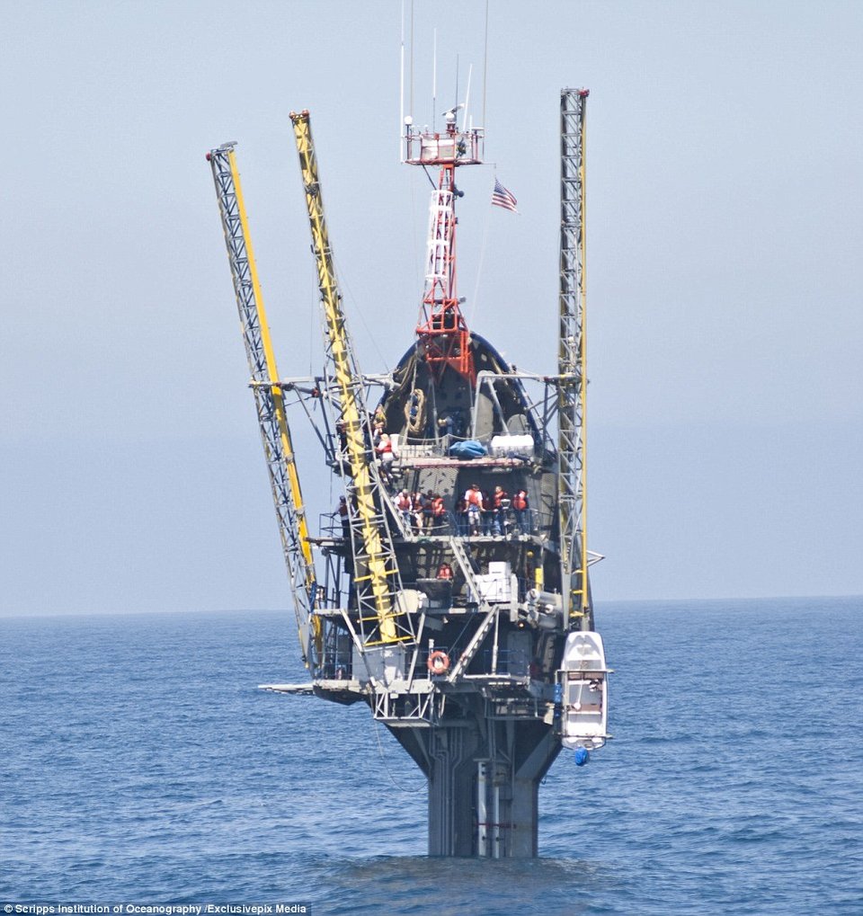 Μοναδικό πλοίο: Γυρνάει κάθετα αλλά δεν βυθίζεται [εικόνες & βίντεο] | iefimerida.gr 4