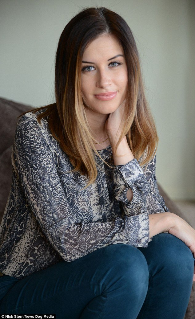 Ο 34χρονος που ζει με τις δυο γυναίκες του στο ίδιο σπίτι και κοιμάται μαζί τους στο ίδιο king size κρεβάτι [εικόνες] | iefimerida.gr 15