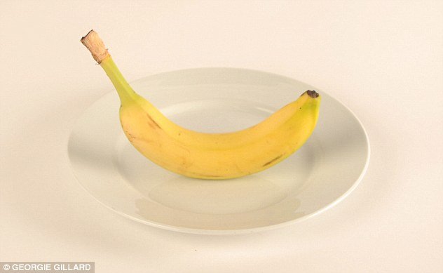 Πώς μοιάζουν 100 θερμίδες - Μιάμιση φέτα μπέικον ή ένα μπολ με φράουλες [εικόνες] | iefimerida.gr 6