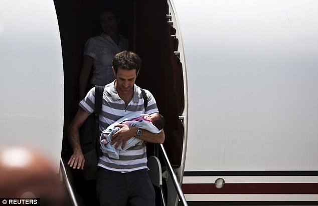 Δεκάδες γκέι Ισραηλινοί εγκαταλείπουν το Νεπάλ -Είχαν πάει εκεί για να γίνουν γονείς [εικόνες & βίντεο] | iefimerida.gr 6