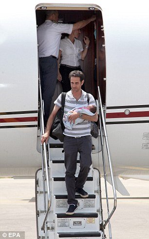 Δεκάδες γκέι Ισραηλινοί εγκαταλείπουν το Νεπάλ -Είχαν πάει εκεί για να γίνουν γονείς [εικόνες & βίντεο] | iefimerida.gr 7