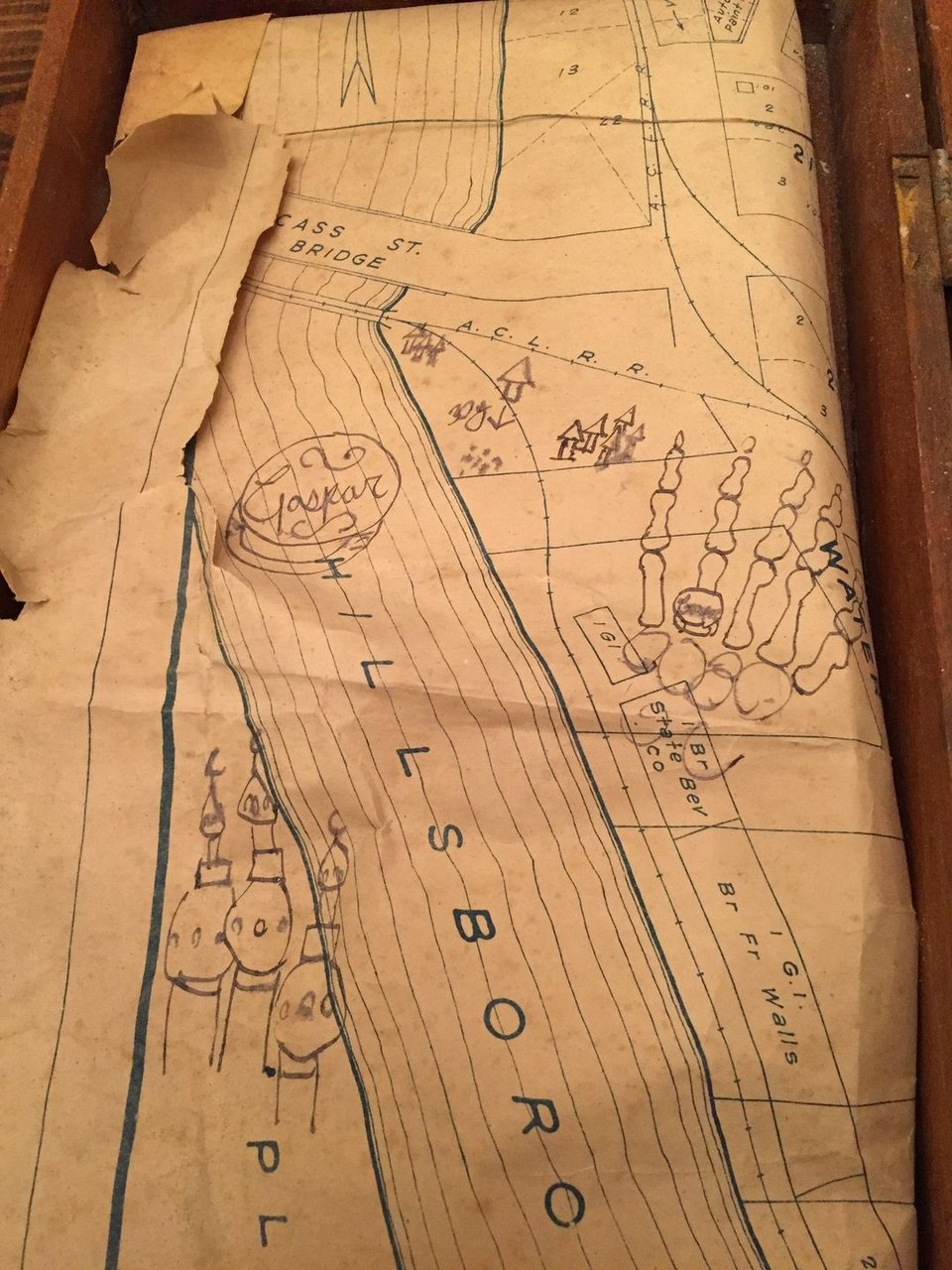 Βρήκαν θησαυρό πειρατών στο σπίτι τους – Νομίσματα, χάρτης και... κομμένο χέρι μέσα στο σεντούκι [εικόνες] | iefimerida.gr 4