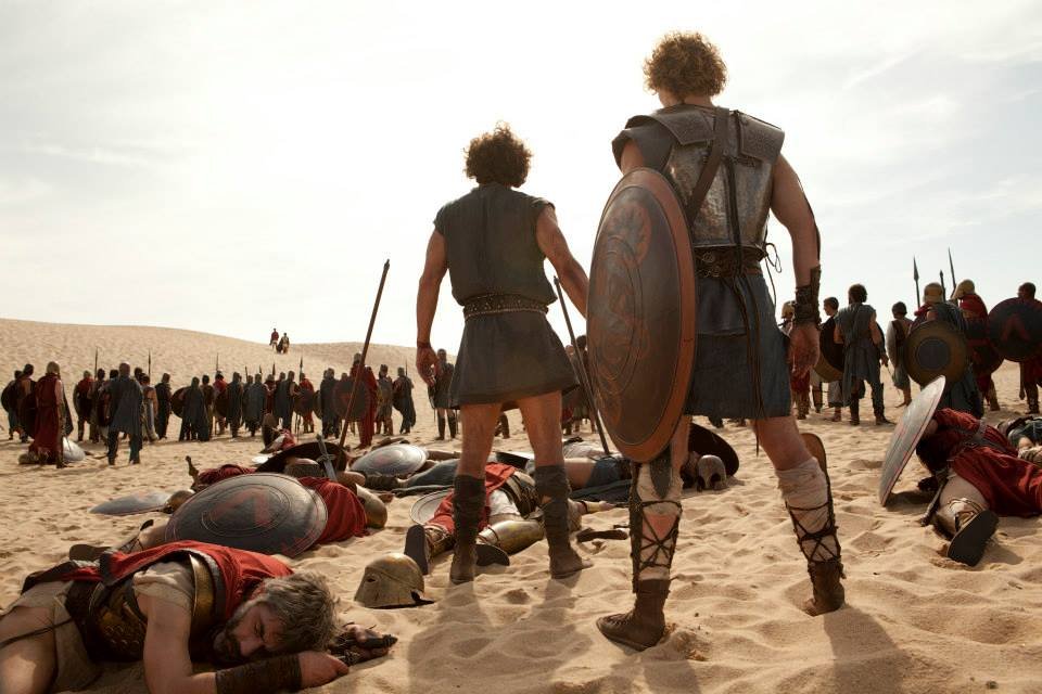 H αγαπημένη του Ολάντ, Ζιλί Γκαγιέ, έρχεται στην Ελλάδα ως «Ωραία Ελένη» [εικόνες] | iefimerida.gr 1