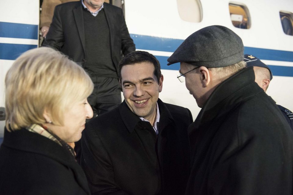 Στη Μόσχα ο Αλέξης Τσίπρας με την Περιστέρα -Πώς τον υποδέχθηκαν [εικόνες] | iefimerida.gr 4
