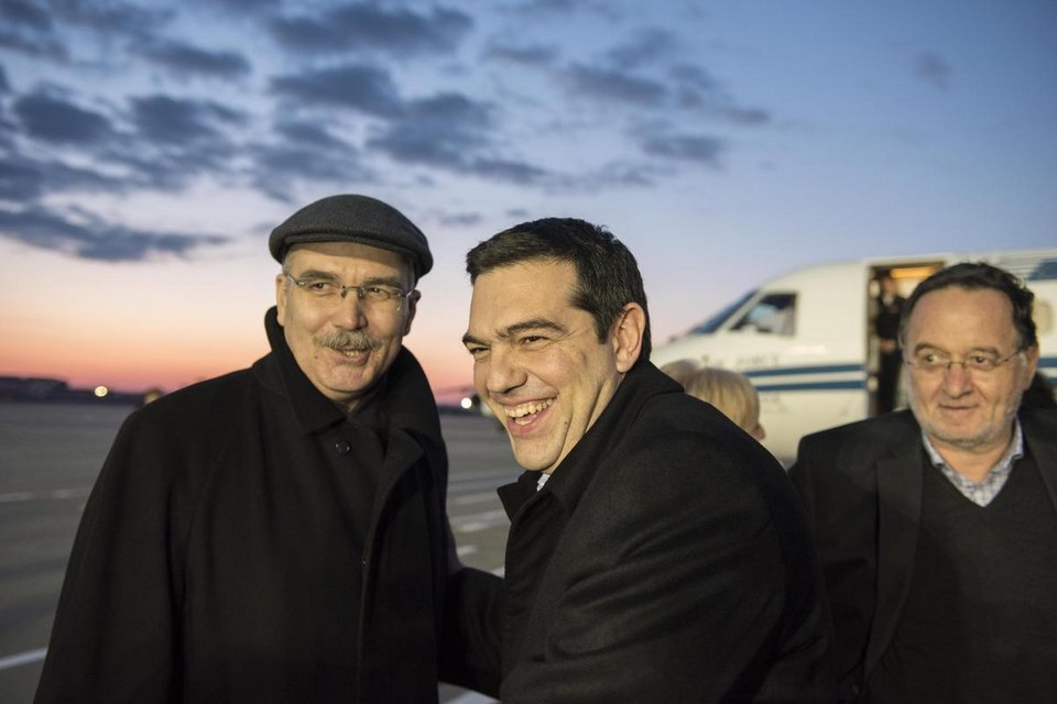Στη Μόσχα ο Αλέξης Τσίπρας με την Περιστέρα -Πώς τον υποδέχθηκαν [εικόνες] | iefimerida.gr 5