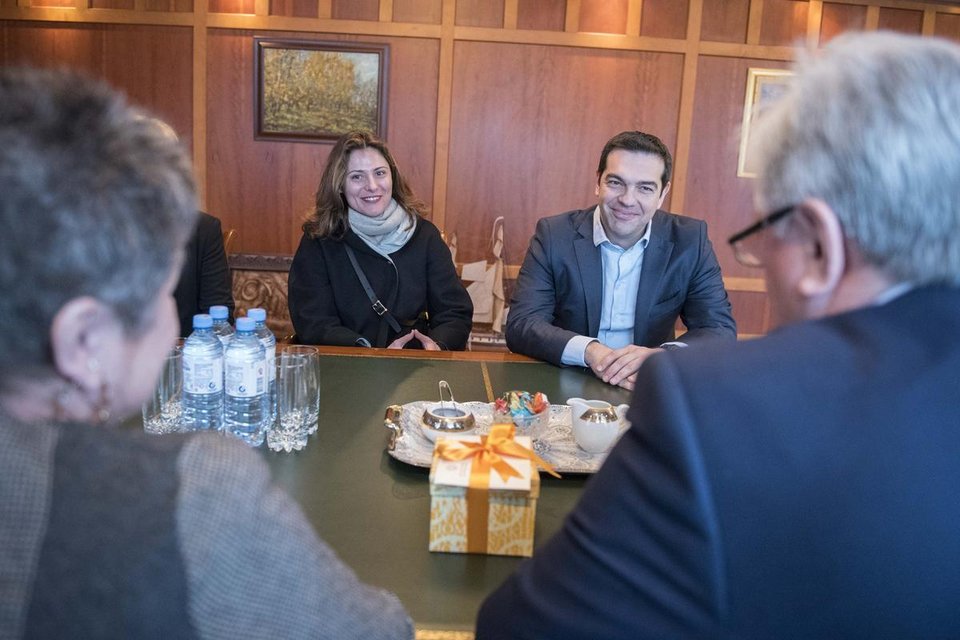 Η Περιστέρα κλέβει την παράσταση - Κομψή και με... αέρα στη Μόσχα με τον Τσίπρα [εικόνες] | iefimerida.gr 5