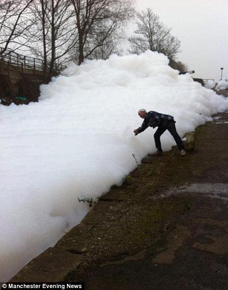 Το κανάλι στο Μάντσεστερ που έγινε η μεγαλύτερη μπανιέρα του κόσμου κατά... λάθος [εικόνες] | iefimerida.gr 5