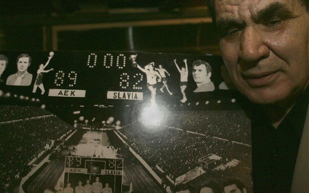 Η ΑΕΚ τιμά τον Γιώργο Αμερικάνο και αποσύρει το «10» στον ουρανό του ΟΑΚΑ [εικόνες & βίντεο] | iefimerida.gr 0