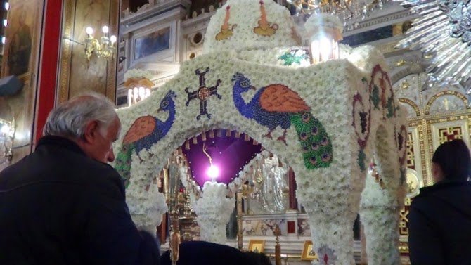 Εθιμα του Πάσχα στην Ελλάδα: Αρμονικό πάντρεμα κατάνυξης, προσευχής και πανάρχαιων τελετών [εικόνες & βίντεο] | iefimerida.gr 4