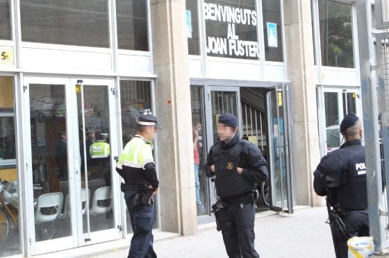 Σοκ στη Βαρκελώνη: Μαθητής σκότωσε καθηγητή με τόξο [εικόνες] | iefimerida.gr 1