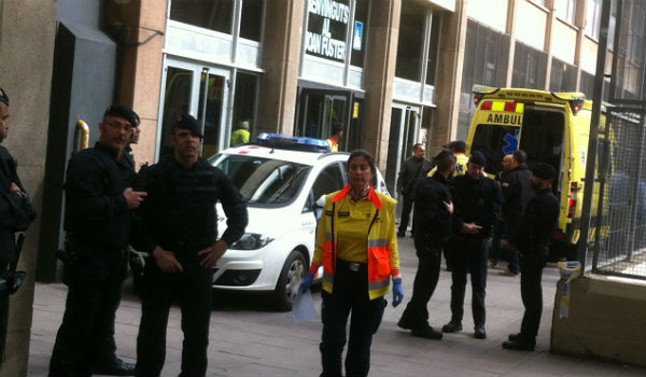 Σοκ στη Βαρκελώνη: Μαθητής σκότωσε καθηγητή με τόξο [εικόνες] | iefimerida.gr 2