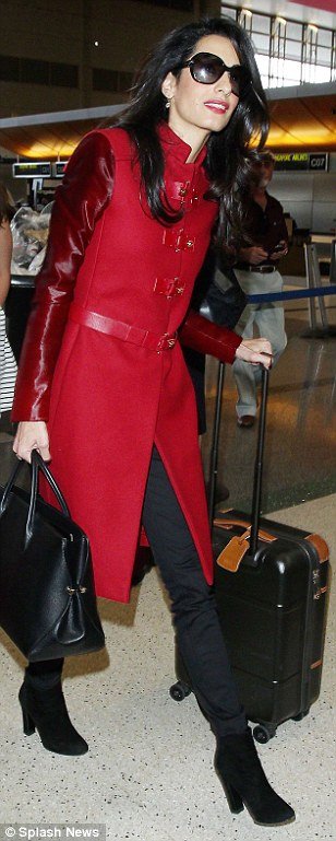 Το ακριβό γούστο της Αμάλ Αλαμουντίν: 20 ντυσίματα και η εξωφρενική τιμή τους [εικόνες] | iefimerida.gr 10