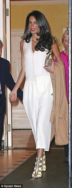 Το ακριβό γούστο της Αμάλ Αλαμουντίν: 20 ντυσίματα και η εξωφρενική τιμή τους [εικόνες] | iefimerida.gr 15