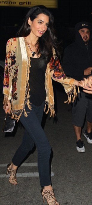 Το ακριβό γούστο της Αμάλ Αλαμουντίν: 20 ντυσίματα και η εξωφρενική τιμή τους [εικόνες] | iefimerida.gr 8