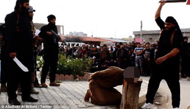 Νέα φρίκη από τους τζιχαντιστές: Αποκεφάλισαν άνδρα επειδή τον θεώρησαν μάγο [σκληρές εικόνες] | iefimerida.gr 0