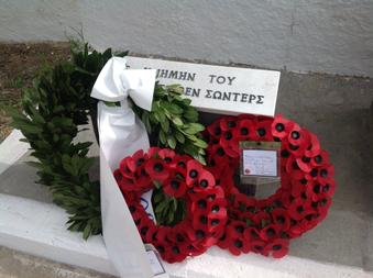 Αγριεύουν και οι Βρετανοί -Στεφάνι στη μνήμη του Σόντερς κατέθεσε ο Βρετανός πρέσβης [εικόνες] | iefimerida.gr 2