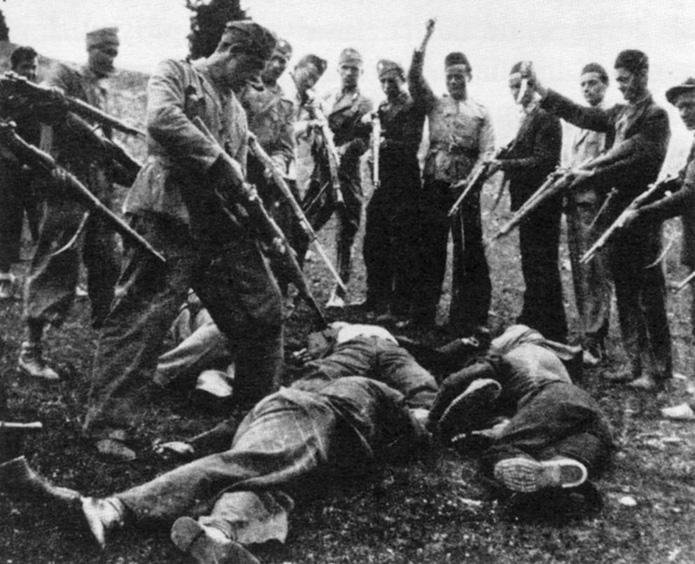 Οταν εκτέλεσαν και κρέμασαν ανάποδα τον Μουσολίνι και την Κλάρα [εικόνες] | iefimerida.gr 0