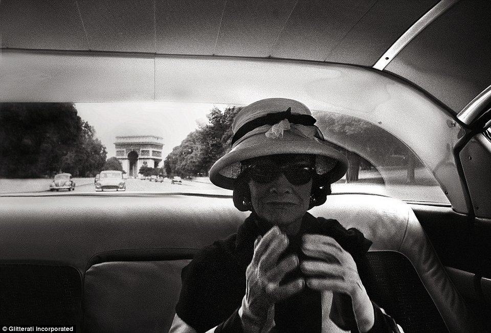 Μια μέρα με την Coco Chanel -Αδημοσίευτες φωτογραφίες της μεγάλης ντίβας της μόδας [εικόνες] | iefimerida.gr 2