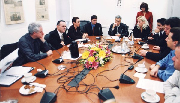 Το παρασκήνιο της δίκης Δούρου-Ντινόπουλου -Τι ζήτησε στην αγωγή της -Τι απάντησε ο πρώην υπουργός [εικόνες & βίντεο] | iefimerida.gr 4