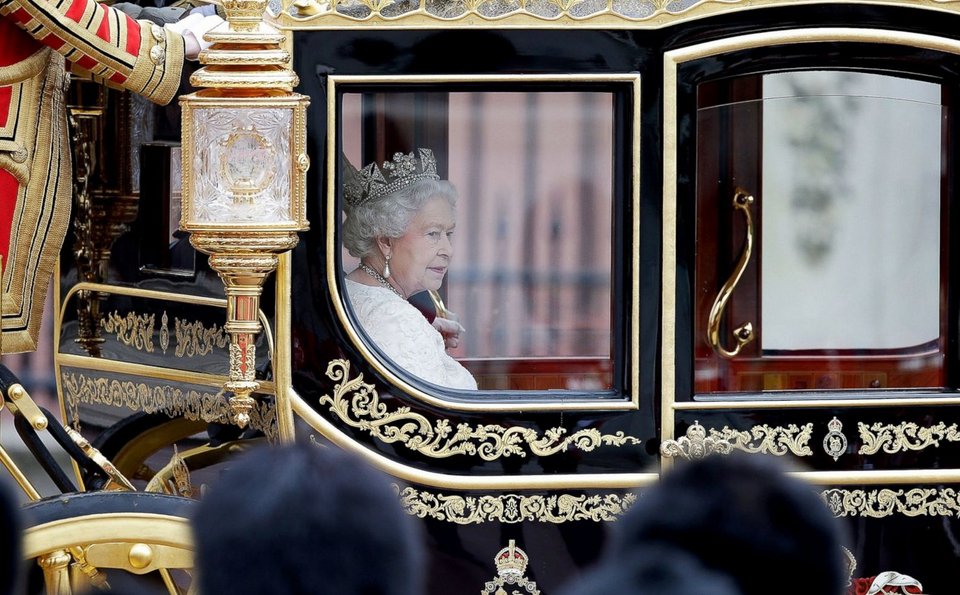 Ετσι μεγαλώνει μία βασίλισσα -Η Ελισάβετ, από τα πρώτα της βήματα μέχρι σήμερα [εικόνες] | iefimerida.gr 15