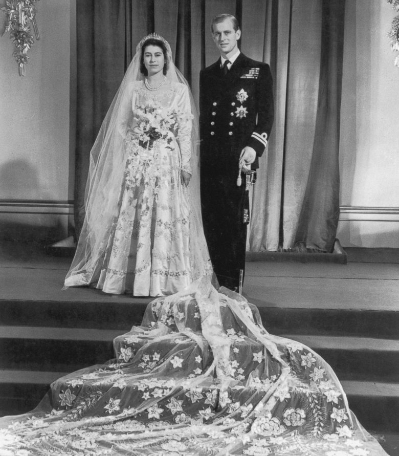 Ετσι μεγαλώνει μία βασίλισσα -Η Ελισάβετ, από τα πρώτα της βήματα μέχρι σήμερα [εικόνες] | iefimerida.gr 4