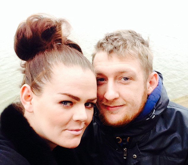 Ο κολλητός του στο σχολείο έγινε γυναίκα και την παντρεύεται! [εικόνες] | iefimerida.gr 1