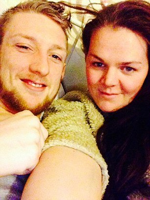 Ο κολλητός του στο σχολείο έγινε γυναίκα και την παντρεύεται! [εικόνες] | iefimerida.gr 0