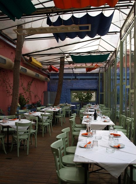 Επίθεση κατά Βαρουφάκη στα Εξάρχεια από 30 αναρχικούς -Τι ακριβώς συνέβη | iefimerida.gr 0