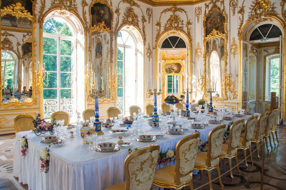 Πώς να παντρευτείτε έναν Κροίσο -Ακαδημίες για επίδοξες «τυχερές» νύφες [εικόνες] | iefimerida.gr 0