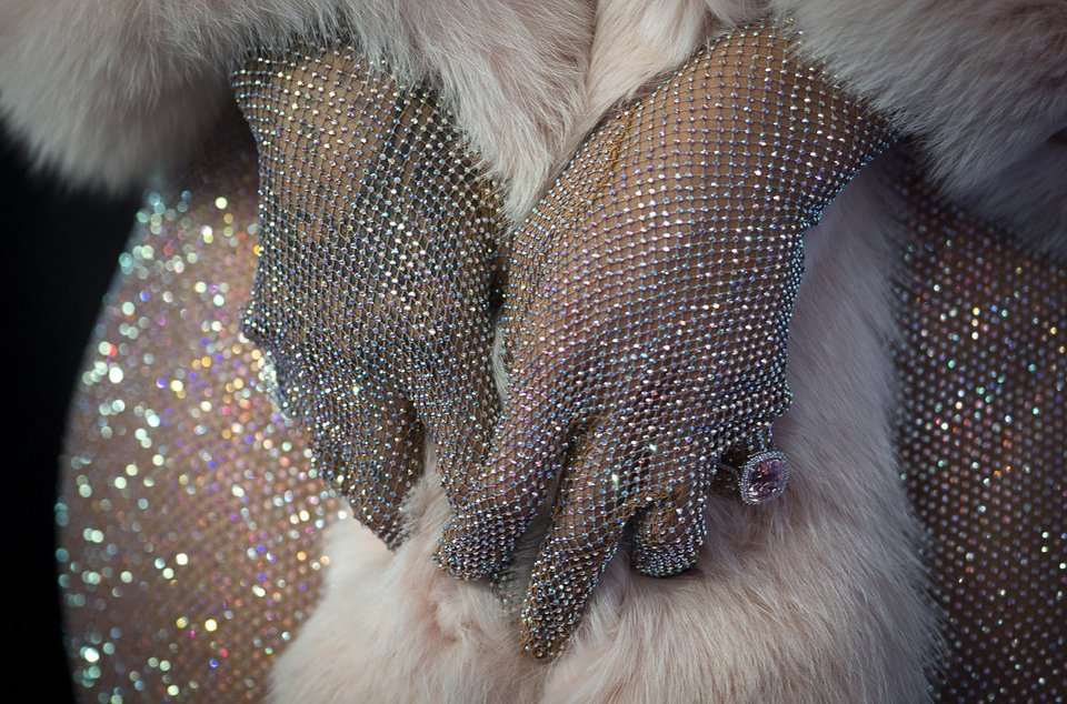 Πώς να παντρευτείτε έναν Κροίσο -Ακαδημίες για επίδοξες «τυχερές» νύφες [εικόνες] | iefimerida.gr 1