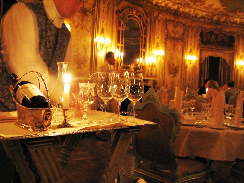 Πώς να παντρευτείτε έναν Κροίσο -Ακαδημίες για επίδοξες «τυχερές» νύφες [εικόνες] | iefimerida.gr 3