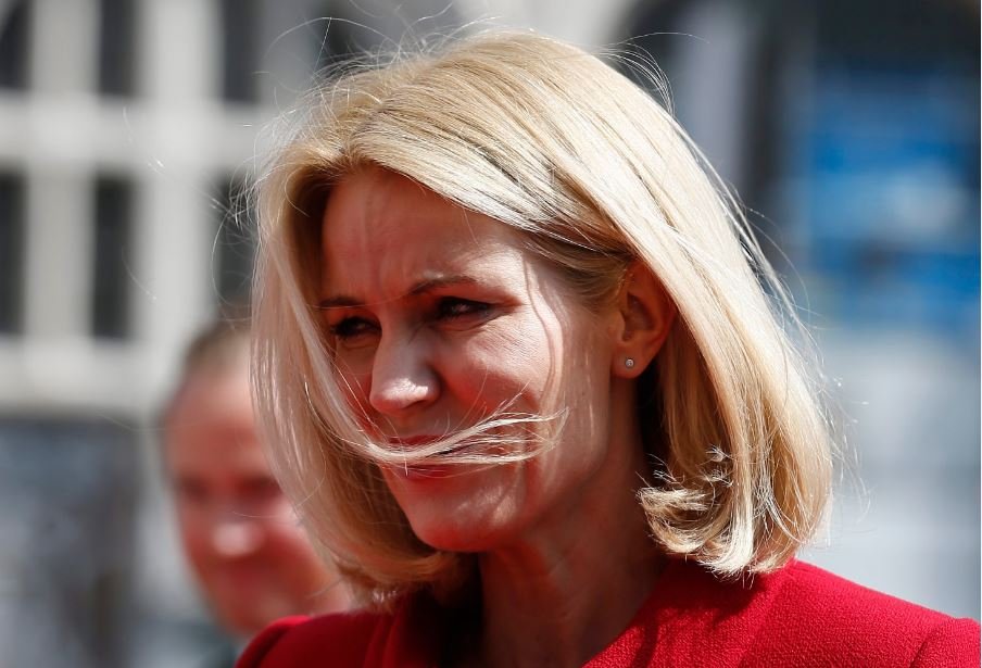 «Φωτιά» με κόκκινο ταγιέρ έβαλε η πρωθυπουργός της Δανίας [εικόνες] | iefimerida.gr 2