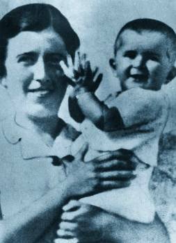 Η γυναίκα που συνάντησε ο Τσίπρας στη Μόσχα είναι η κόρη της Ηλέκτρας Αποστόλου [εικόνες] | iefimerida.gr 0