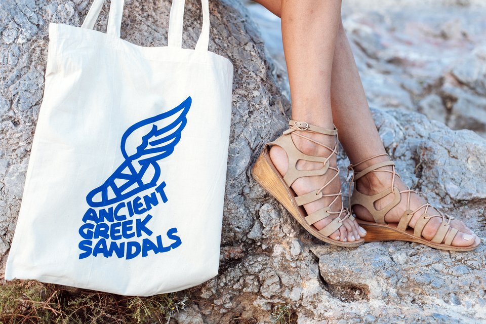 Μελισσινός και Ancient Greek Sandals: Τα ελληνικά σανδάλια που λατρεύει το Χόλιγουντ -Τα κλασικά και οι πινελιές που εξιτάρουν [εικόνες] | iefimerida.gr 8