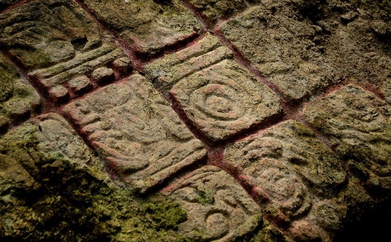 Ενας αληθινός Ιντιάνα Τζόουνς -Με όπλο ένα μαχαίρι, ανακαλύπτει στη ζούγκλα χαμένες αρχαίες πόλεις [εικόνες] | iefimerida.gr 3