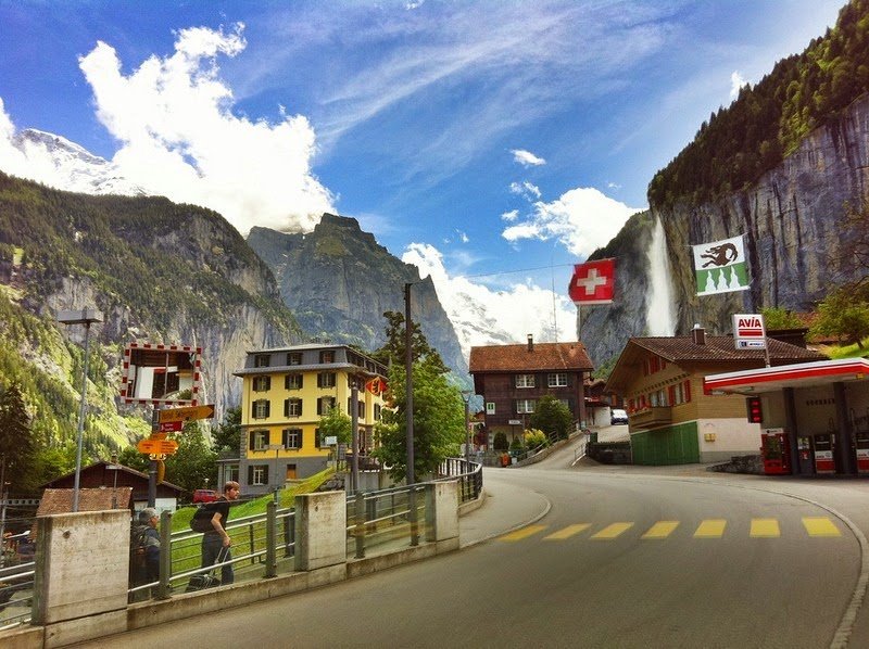 Lauterbrunnen: Μαγεία στην κοιλάδα με τους 72 καταρράκτες [εικόνες]  | iefimerida.gr 8