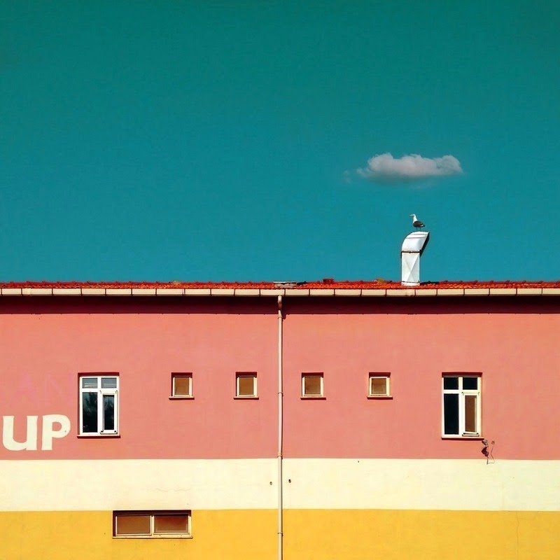 Ζωντανά χρώματα και γεωμετρικά μοτίβα – Οταν η Κωνσταντινούπολη μεταμορφώνεται σε ουράνιο τόξο [εικόνες]  | iefimerida.gr 1