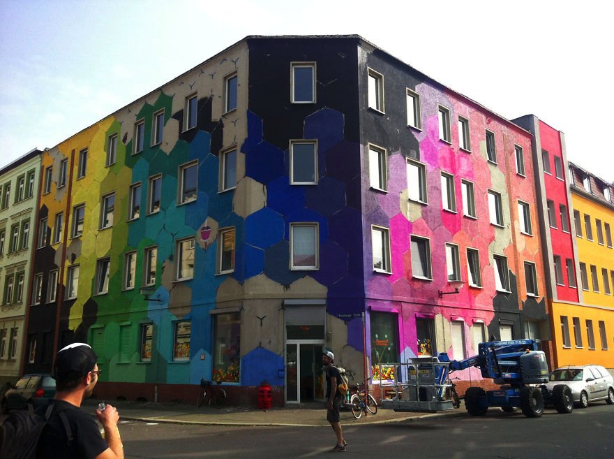 Η πολυκατοικία καμβάς - Η πολύχρωμη απάντηση σε μια γκρίζα πόλη [εικόνες]   | iefimerida.gr 3