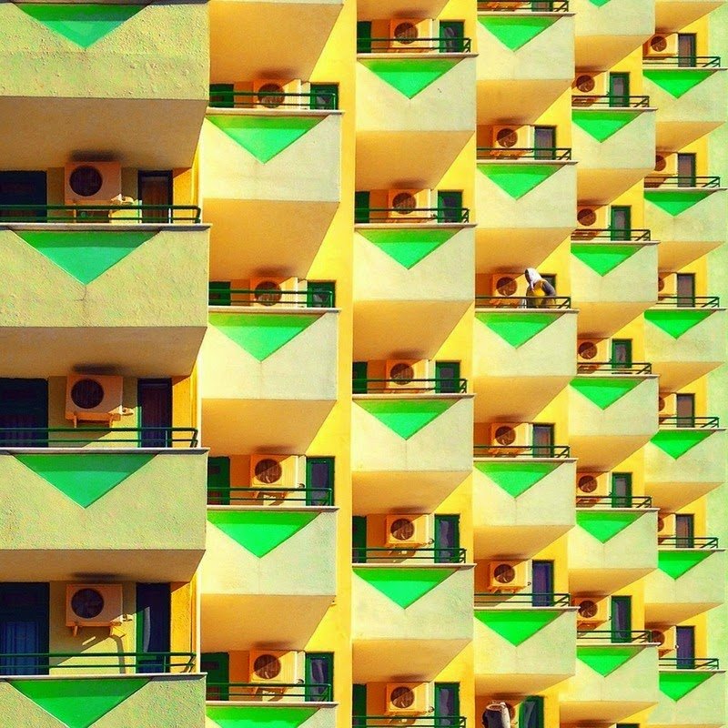 Ζωντανά χρώματα και γεωμετρικά μοτίβα – Οταν η Κωνσταντινούπολη μεταμορφώνεται σε ουράνιο τόξο [εικόνες]  | iefimerida.gr 5