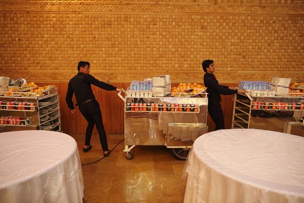 Γάμος στην Καμπούλ: Οι καλεσμένοι της νύφης, του γαμπρού και 600 άγνωστοι -Μία περίεργη παράδοση [εικόνες] | iefimerida.gr 0