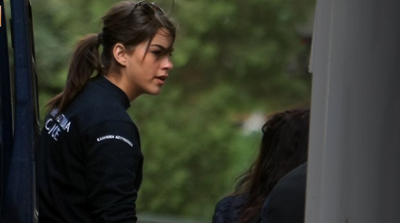 Η καλλονή που συνόδευε τη Βίκυ Σταμάτη [εικόνες] | iefimerida.gr 0