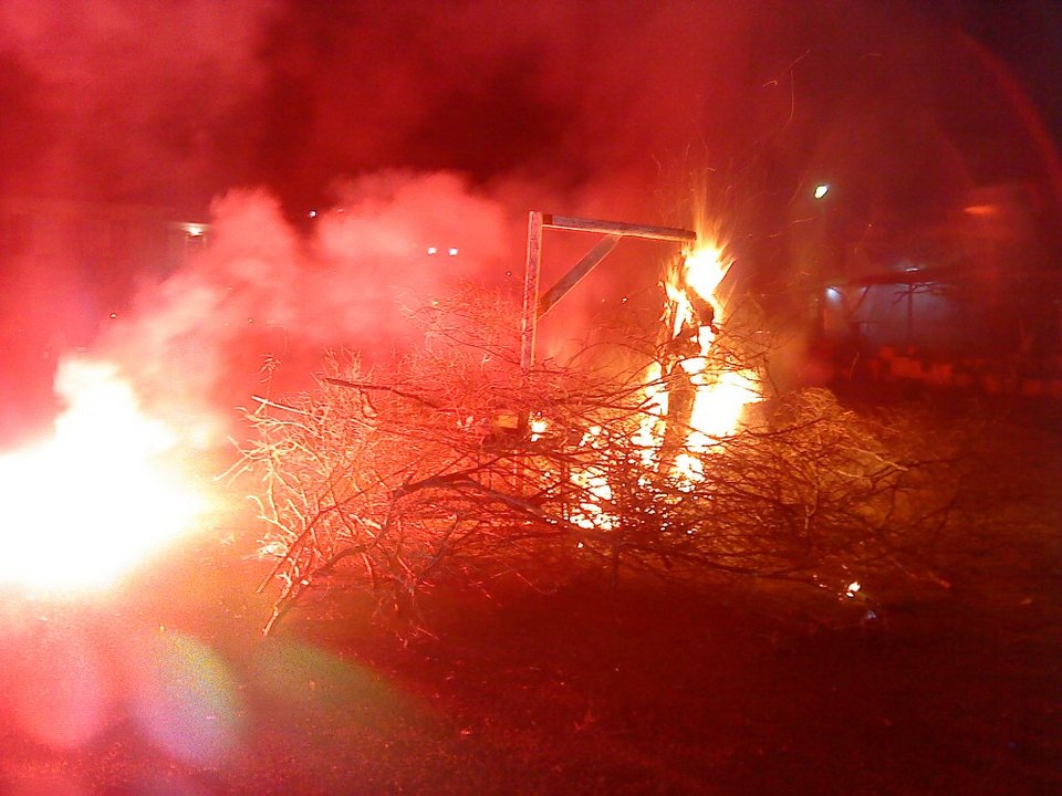 Εθιμα του Πάσχα στην Ελλάδα: Αρμονικό πάντρεμα κατάνυξης, προσευχής και πανάρχαιων τελετών [εικόνες & βίντεο] | iefimerida.gr 1