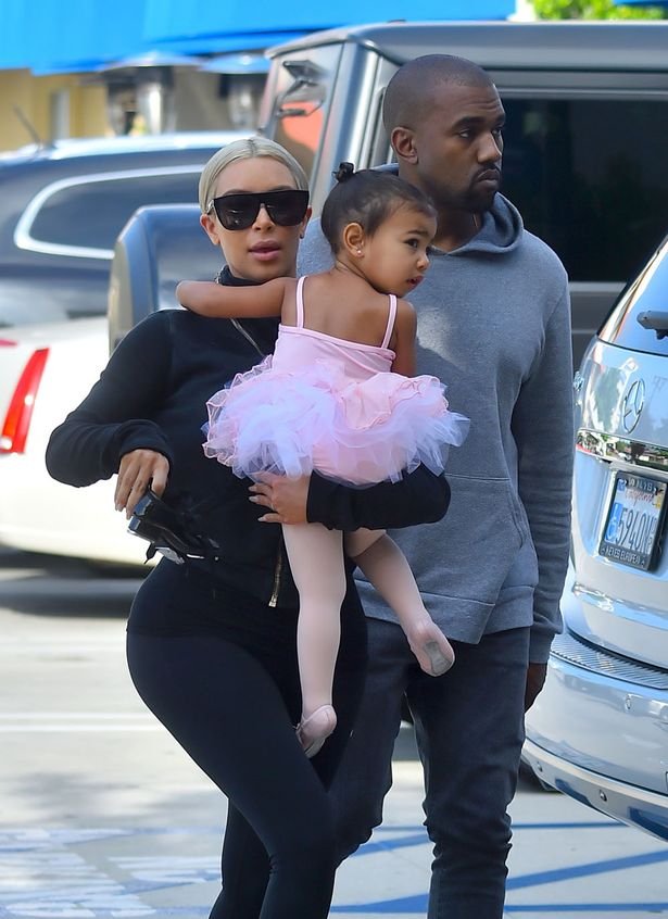 Η είδηση που πάγωσε την Κιμ Καρντάσιαν: Δεν μπορεί να κάνει άλλο παιδί -Γιατί χειρουργήθηκε εσπευσμένα, τι λένε οι γιατροί [εικόνες]  | iefimerida.gr 1