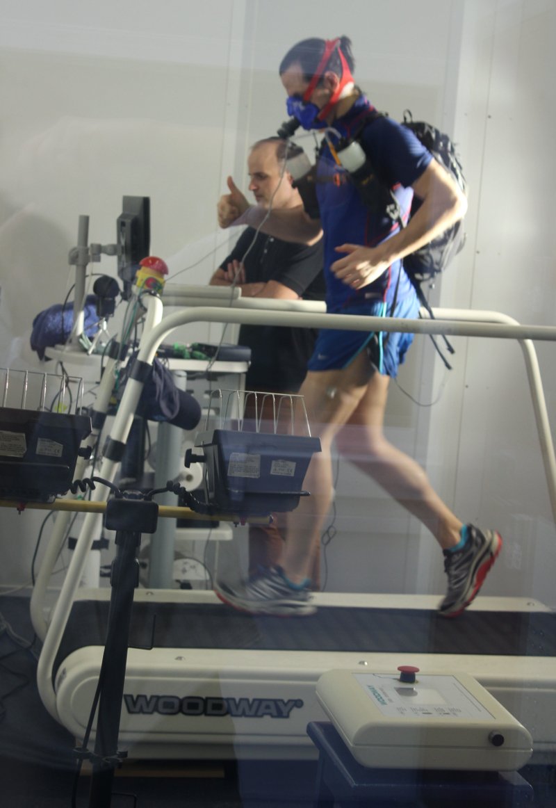 Ο Ελληνας που κυνηγάει το ακατόρθωτο: Μετά το Εβερεστ, το Αιγαίο, τη Μάγχη κατακτά και τη Σαχάρα [εικόνες] | iefimerida.gr 1