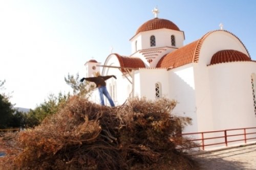 Εθιμα του Πάσχα στην Ελλάδα: Αρμονικό πάντρεμα κατάνυξης, προσευχής και πανάρχαιων τελετών [εικόνες & βίντεο] | iefimerida.gr 7