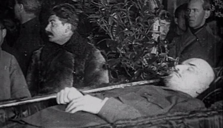 Το όμορφο πτώμα του Λένιν [εικόνες] | iefimerida.gr 3