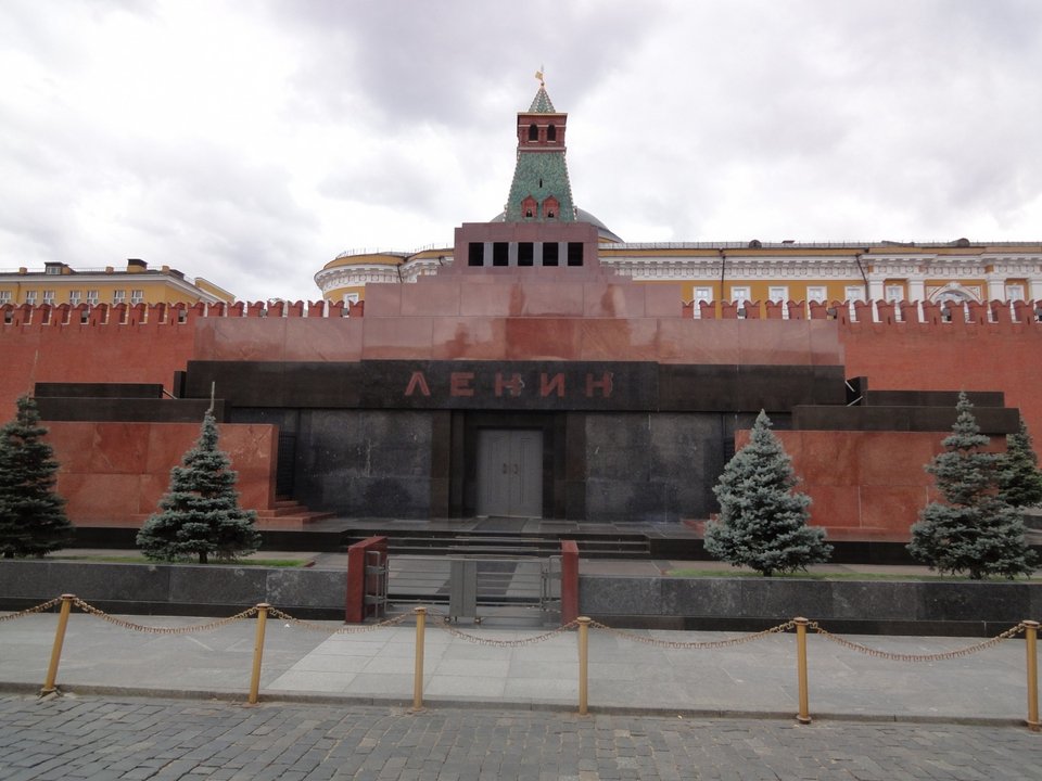 Το όμορφο πτώμα του Λένιν [εικόνες] | iefimerida.gr 2