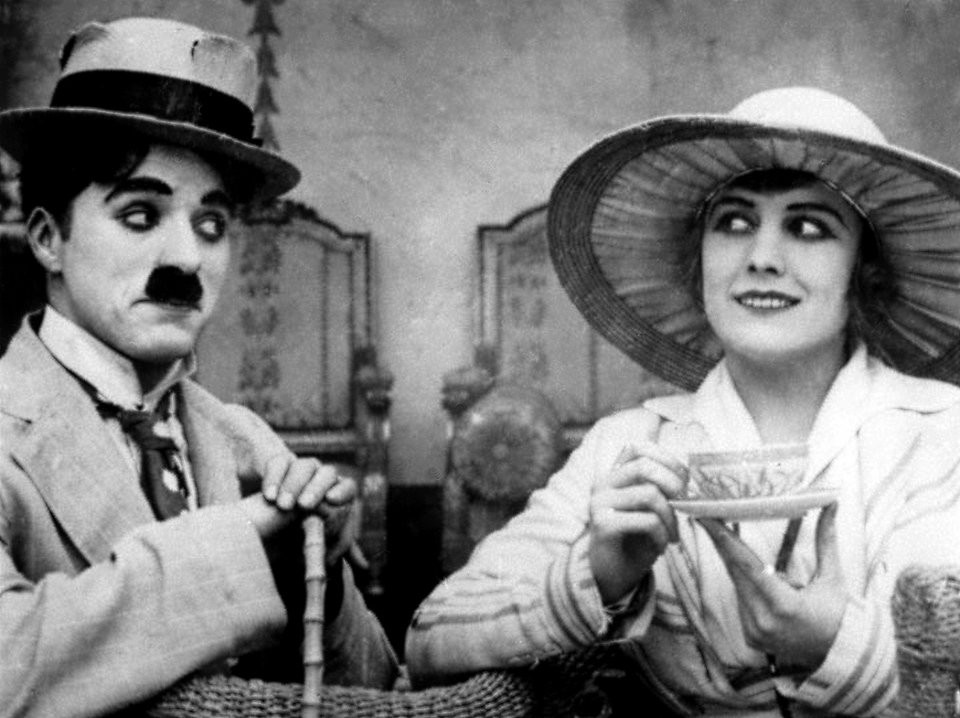 Η άγνωστη ζωή του Τσάρλι Τσάπλιν με την ανήλικη γυναίκα του [εικόνες] | iefimerida.gr 4